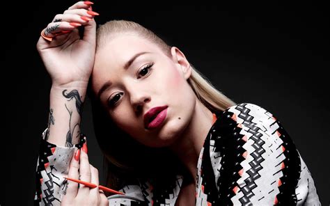 Iggy Azalea naked: Rapper poses nude on Instagram for Fashion。